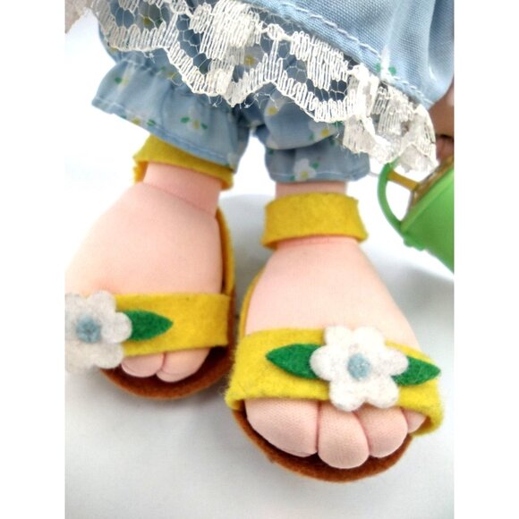 Precious Moments June Doll 1988 Applause Vintage Metal Stand Pail Summer Tags - Picture 12 of 12